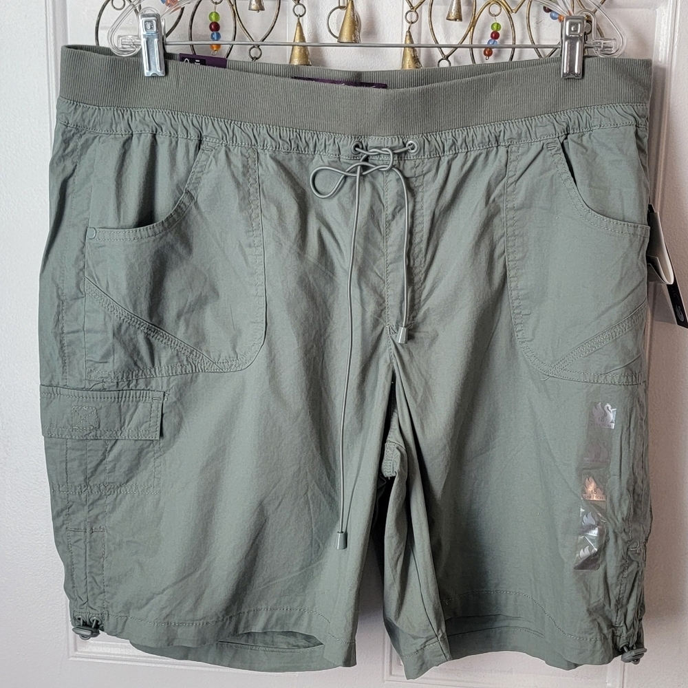 Gloria Vanderbilt Gorgia Cargo Shorts Womens 18 Olive Mid Rise Strech Cotton NWT